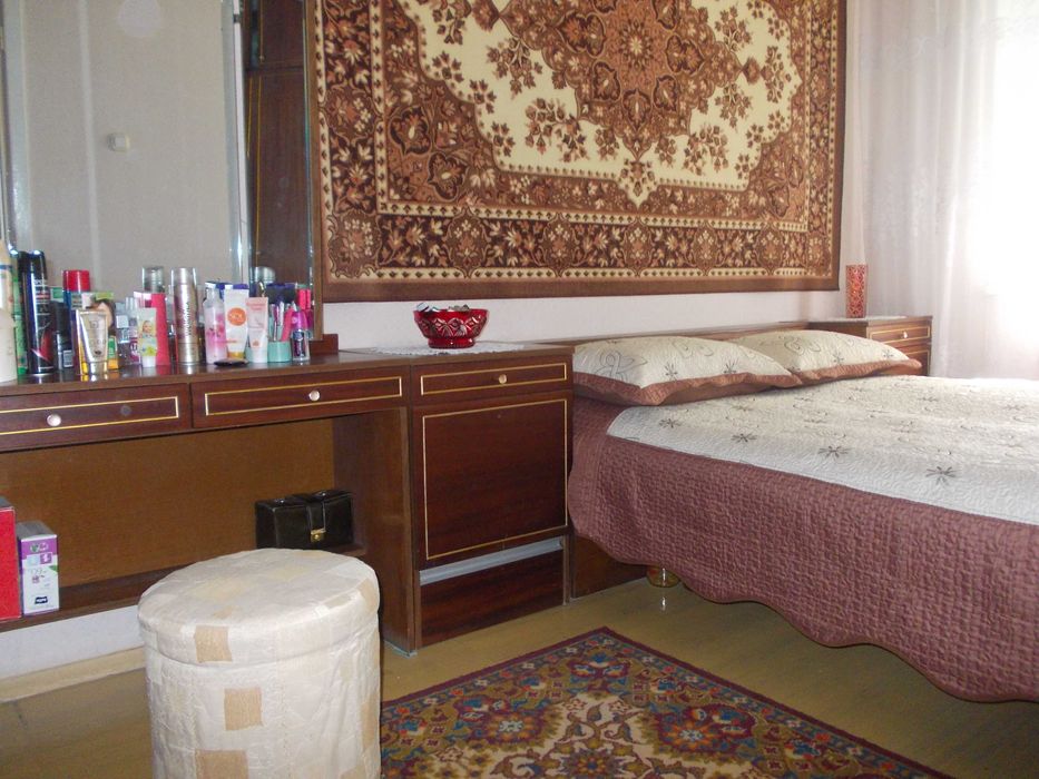 Навои шахар квартира сотилади 14-магазини . 2/2/5  куча А.Авлони.