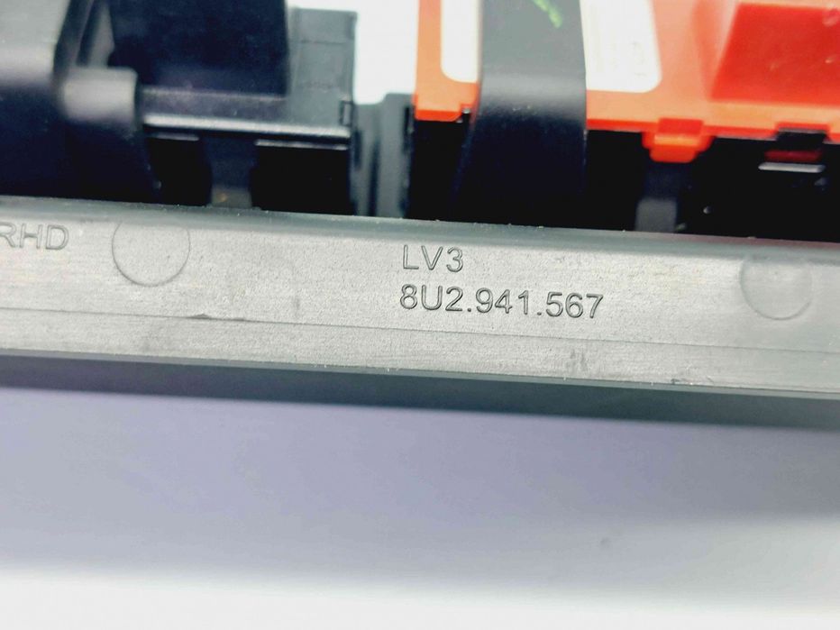 Butoane comenzi consola centrala Audi Q3 (8UB) [Fabr 2011-2018] 8U095