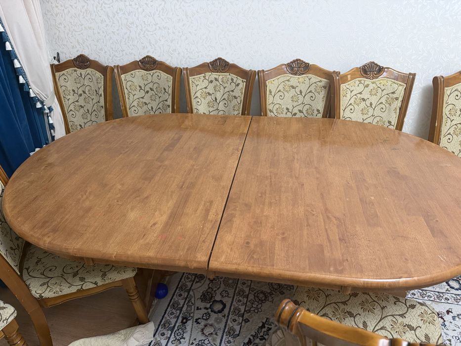 Продам стол к нему 11 стульев