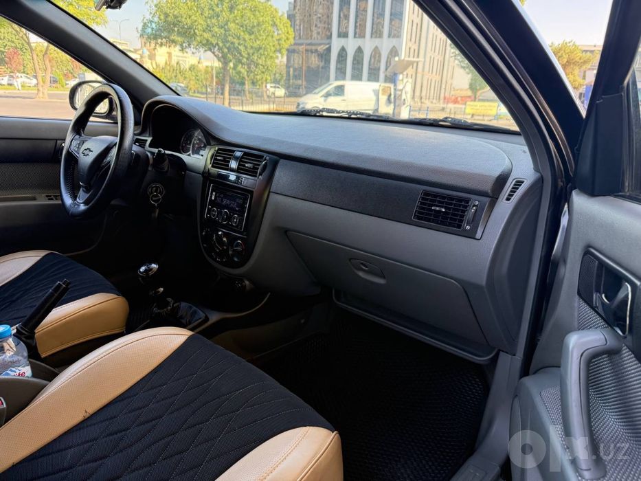 Продаётся Chevrolet Lacetti 1-позиция (MT) Год 2009