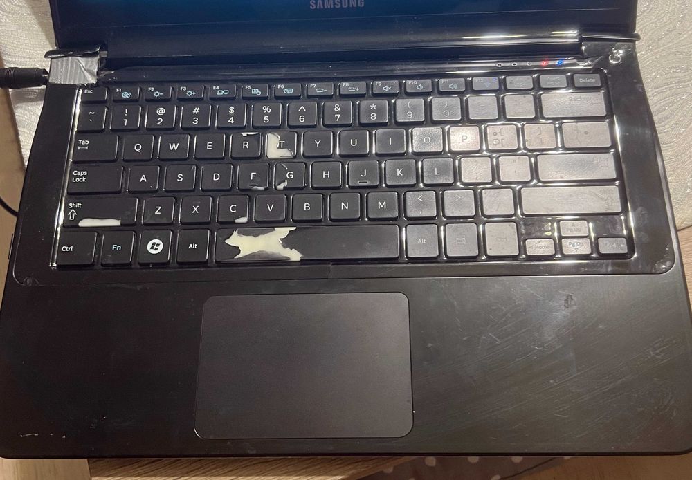 Laptop Samsung Series 9 NP900X3A i5 Ultrabook Defect Fara RAM SSD