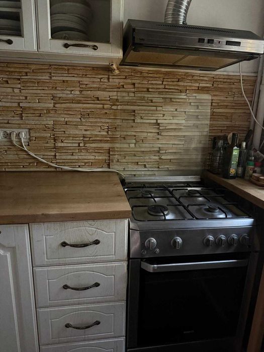 Mobila bucatarie si electrocasnice