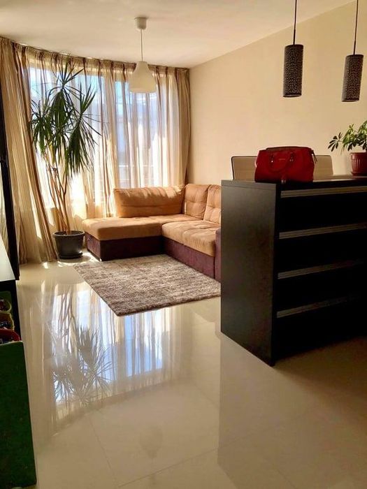 Двустаен апартамент в ж.к. Студентски град.