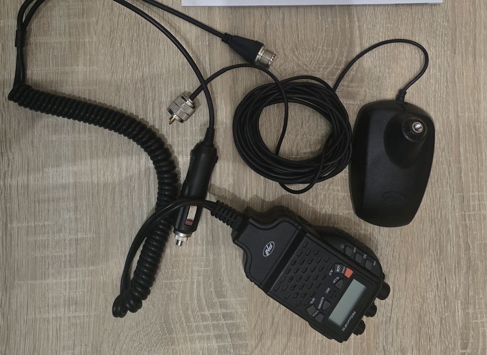 Vând stație PNI Escort HP 62