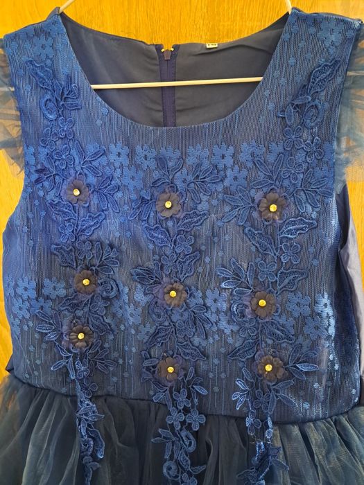 Официална рокля ЧИСТО НОВА