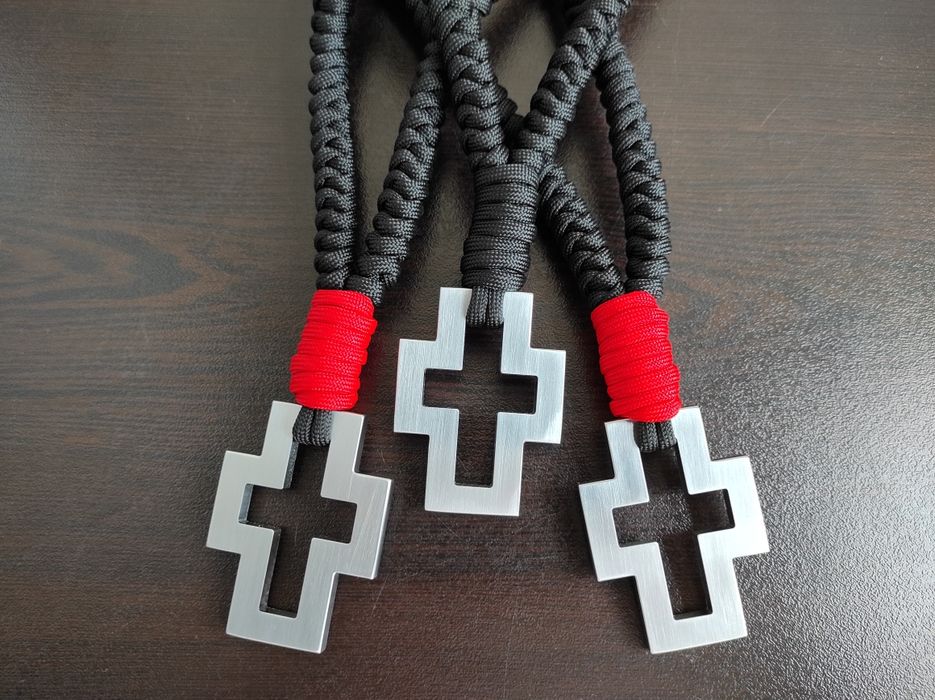 Ръчно плетен кръст