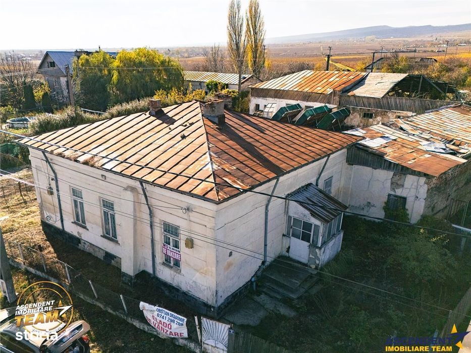 FILM! Domeniu de 4.000 mp intravilan+ casa boiereasca autentica,in pod