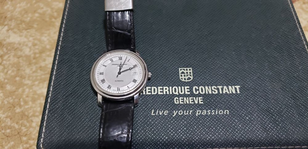 Продам часы оригинальные!