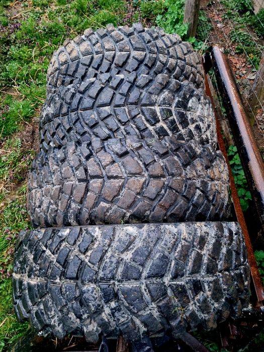 Vând 4 anvelope 265/70 R16
