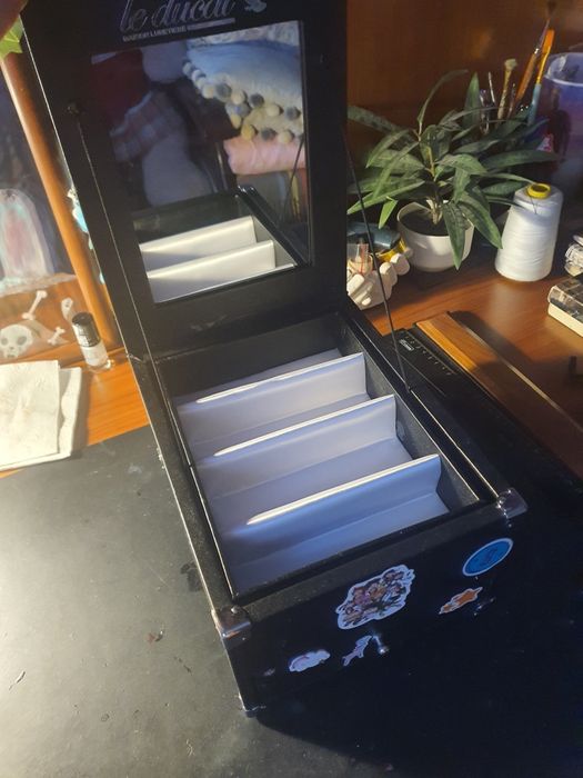 Шкатулка для украшений почти даром