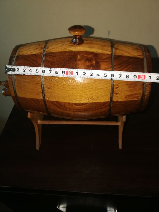 Малко буренце, дървена кутия , стара бъкличка, подносче, медни бакъри