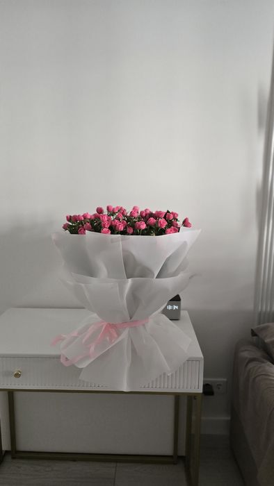 Продам букет кустовых роз