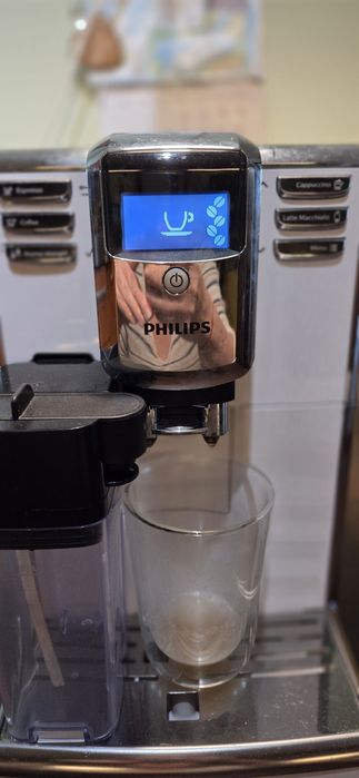 Expressor super-automat Phillips EP5361/10 seria 5000 Latte Go