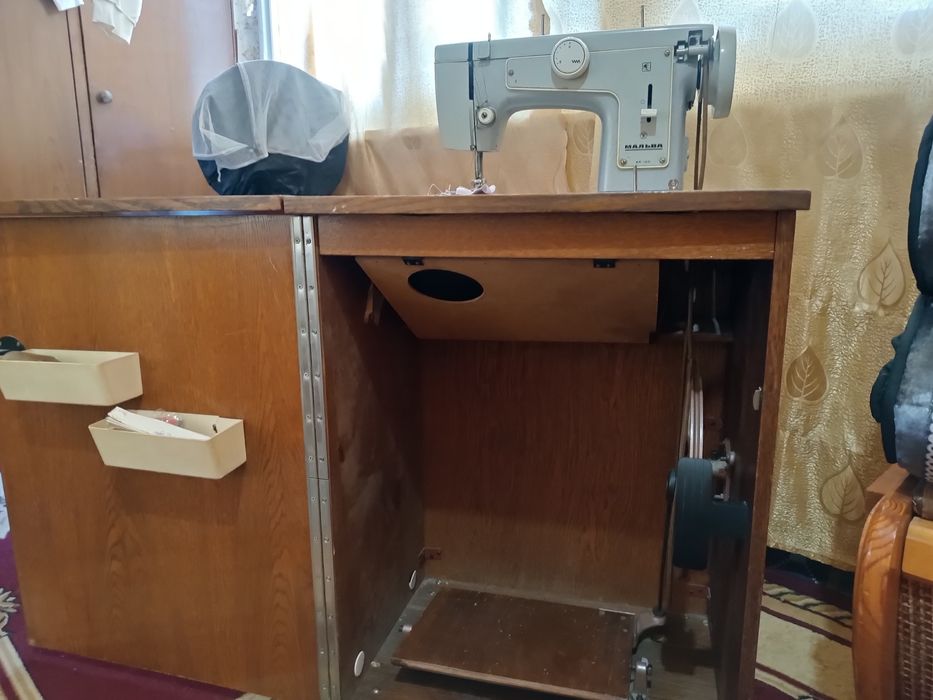 Швейная машинка мальва