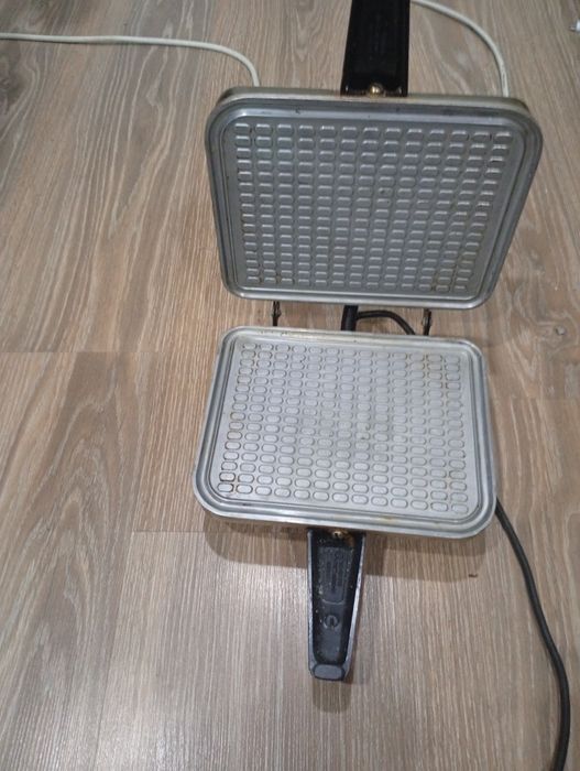 Продам электрофафельницу