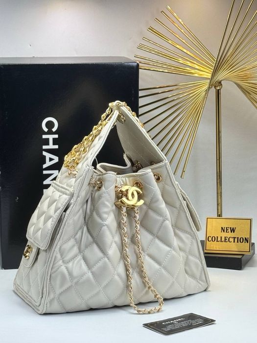 Geanta Chanel noua !!! Dimensiuni 27/22 !!!
