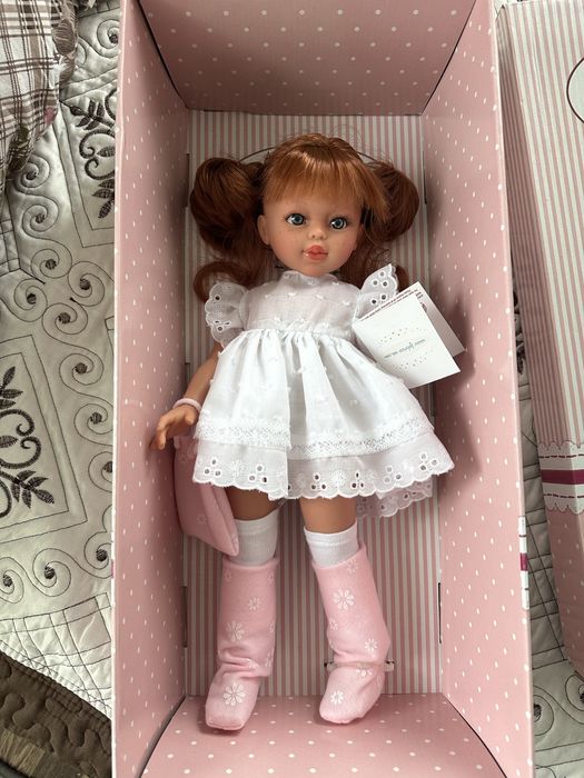 Чисто нова кукла Asi