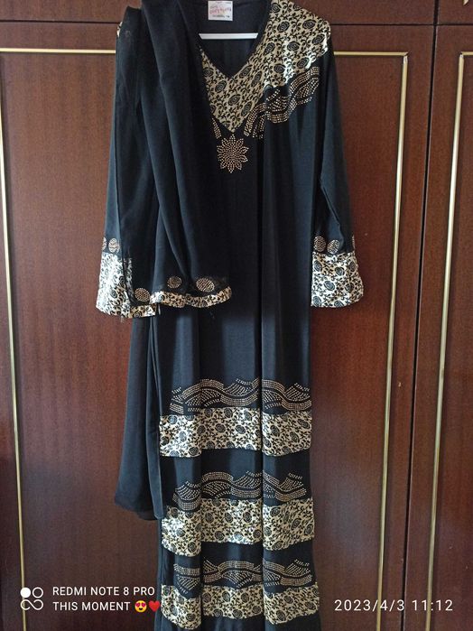 Женское платье для покрытых с шарфом