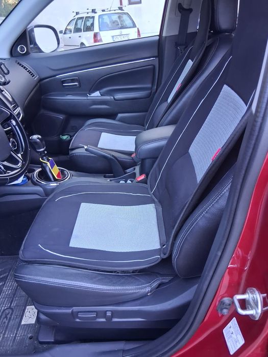 Vând Mitsubishi ASX