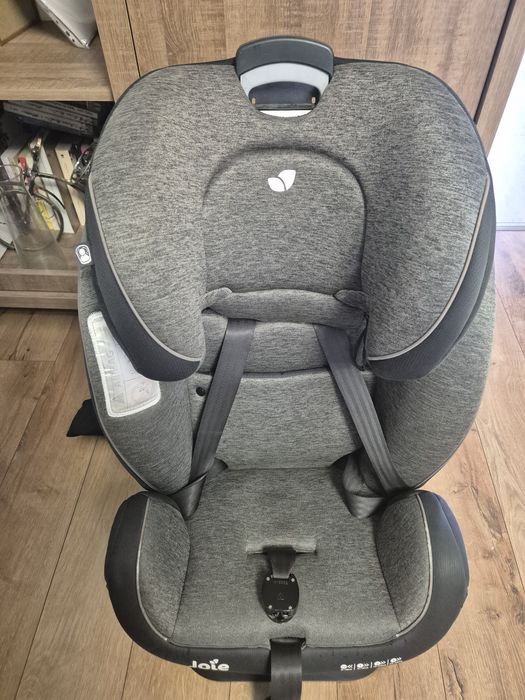 Scaun auto cu Isofix
