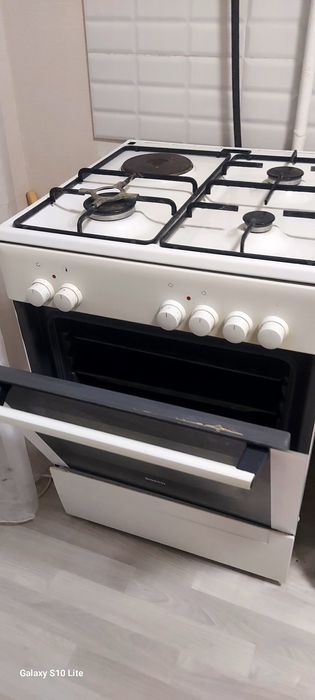 Продам Газовую плиту
