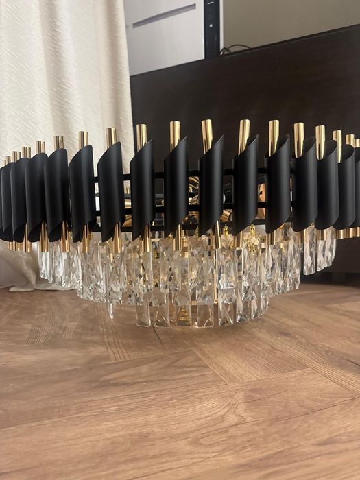 Люстра чёрная новая