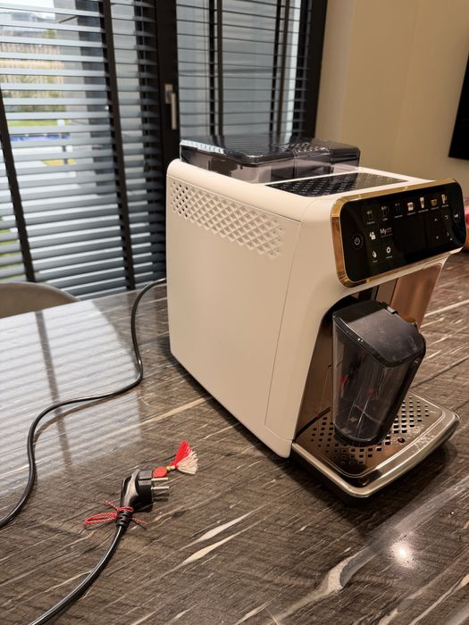 Автоматична кафемашина Philips Серия 5400 EP5443/70