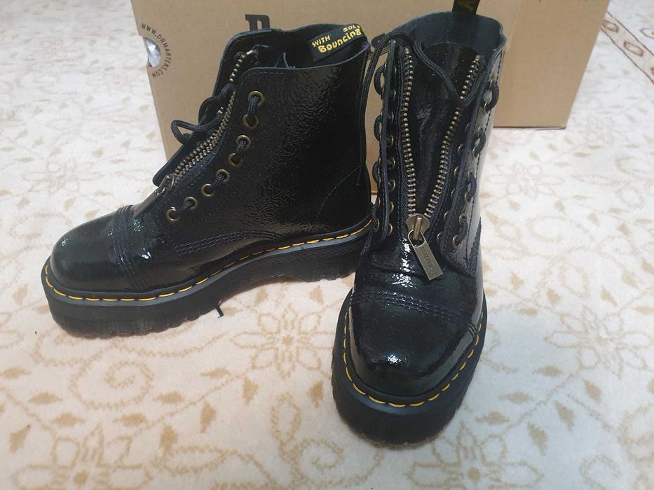 Bocanci  Dr. Martens