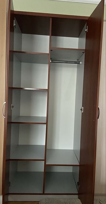 Продам шкаф платяной