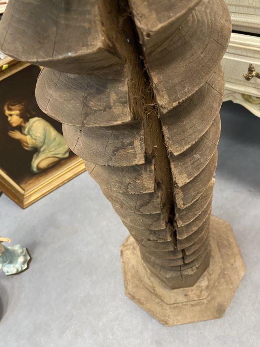 Стара френска колона от дъб