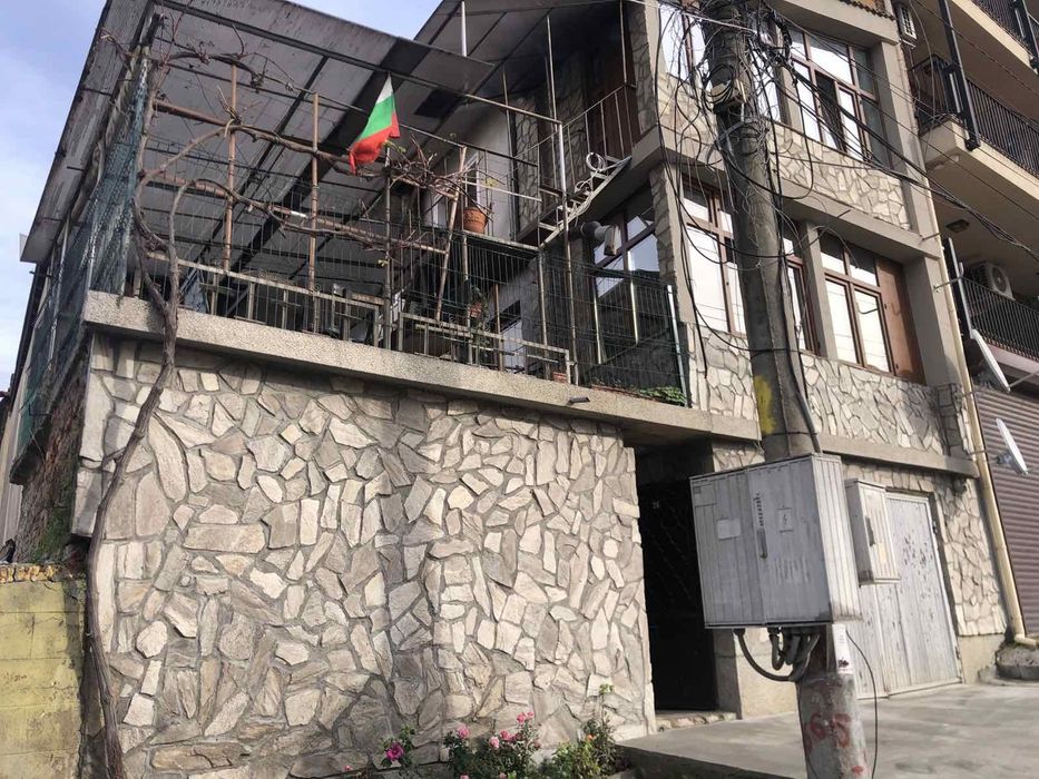 Продавам къща — център, гр. Варна