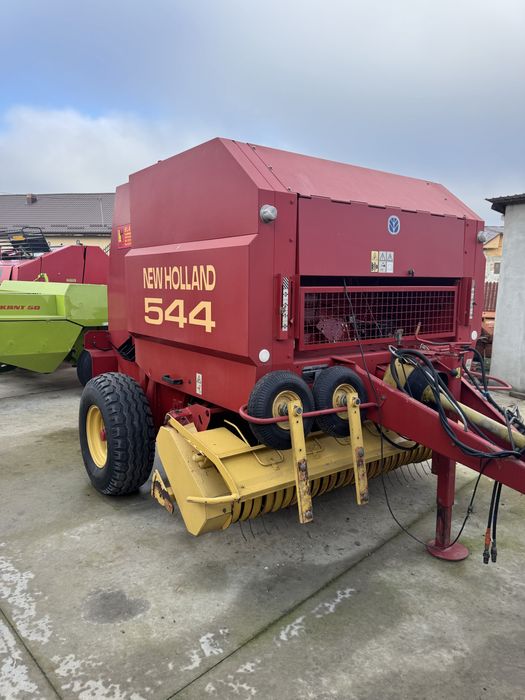 Balotiera/presa baloti rotunzi  New Holland 544 masa mare 2m