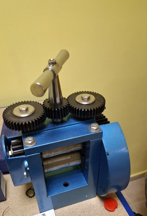 Валцова преса за бижута