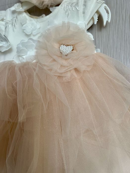 Ефектна рокля за бебе 6-9м