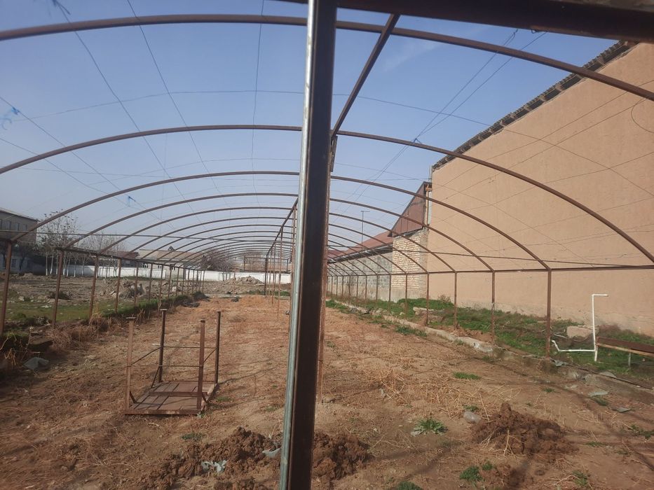 Parnik teplitsa uzunligi 35 metr eni 9metr Jizzaxda sotiladi