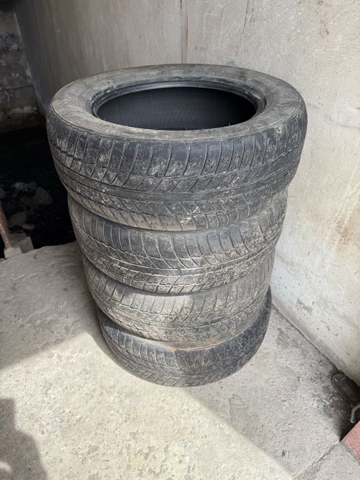 Продам шины липучка R16
