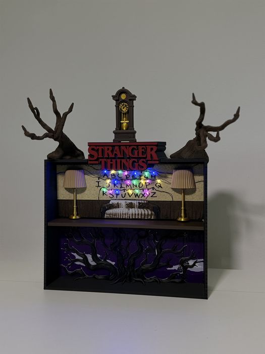 Suport etajera stand LED figurine Stranger Things kinder will