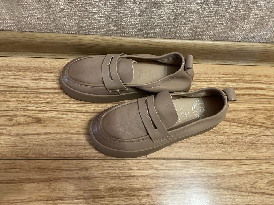 Женские лоферы продам