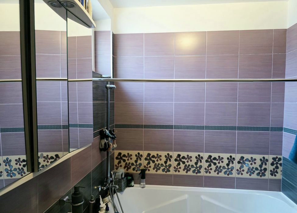 Apartament 76 mp 3 camere str Tineretului nr 1
