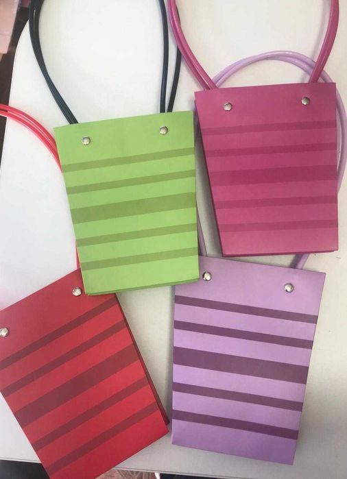 Подаръчни чантички за цветя, ампули за цветя и фунии за цветя