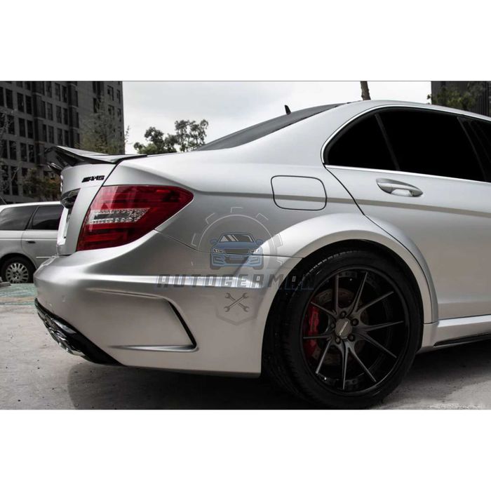 Лип спойлер Mercedes C class W204 багажник R style черен гланц