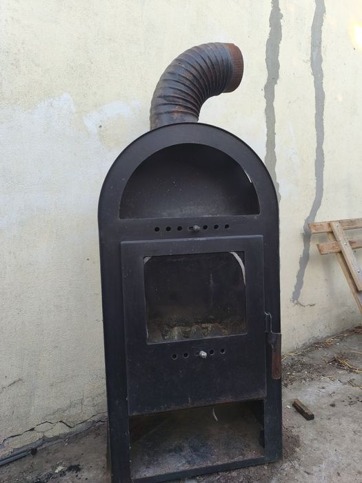 Semineu, sobă metalică