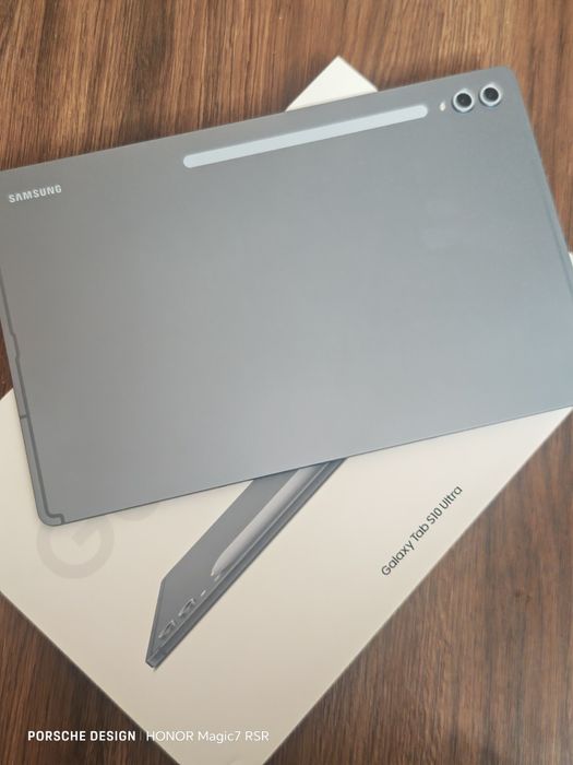Флагманский планшет Tab S10 Ultra