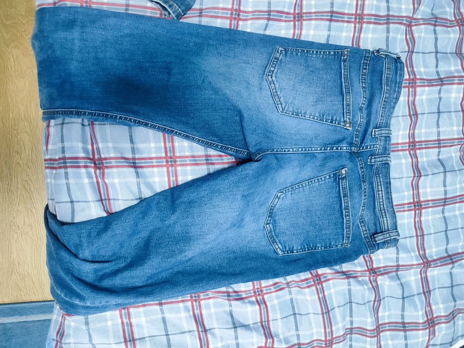 Стилни мъжки дънки