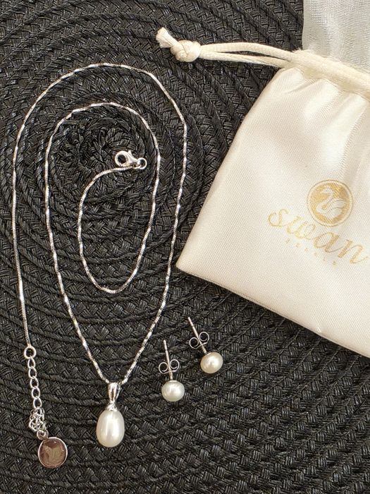 Swan Елегантен сребърен комплект с перли (колие и обеци) – проба 925