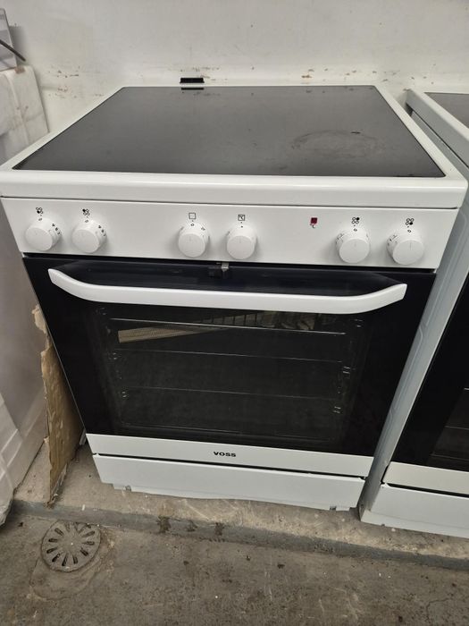 Свободностоящи фурни с керамични котлони гаранция 12 месеца