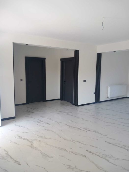 Vând casă la cheie