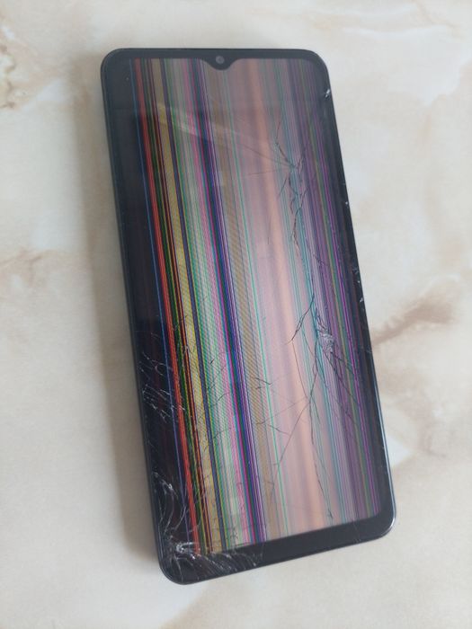 Vând Samsung Galaxy A12 spart (pentru piese sau reparat) //poze reale
