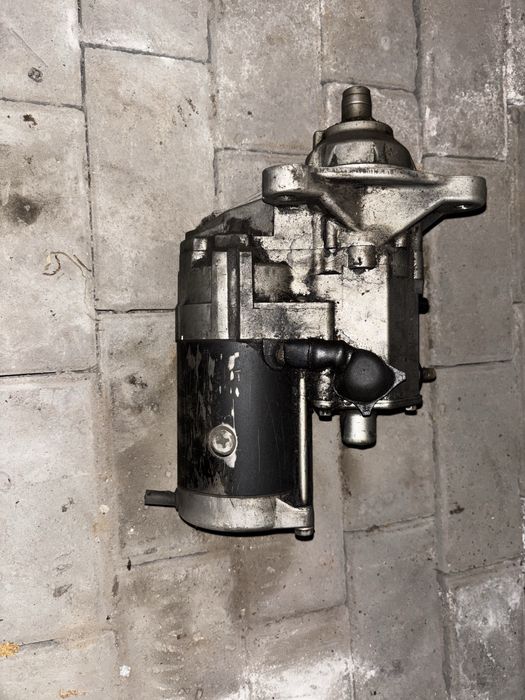 В наличии стартер