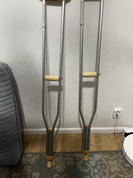 Продам новые костыли